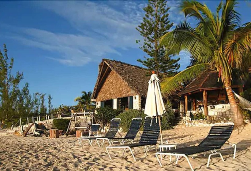 בית מלון כפרי Fernandez Bay Village