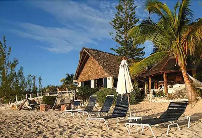 Hotelli Fernandez Bay Village