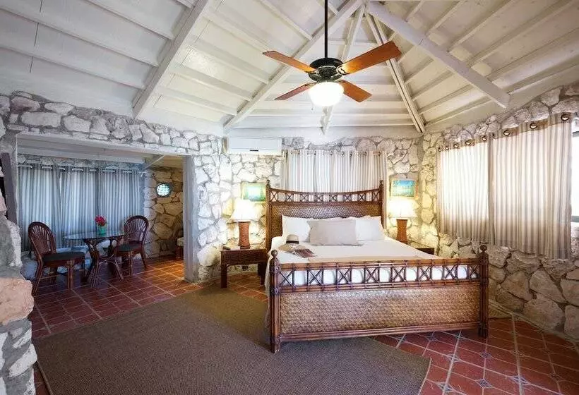 Hotelli Fernandez Bay Village