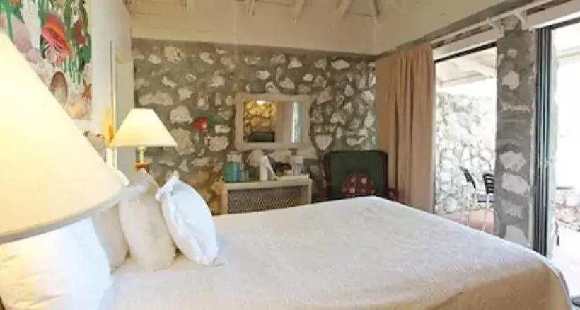 Hotelli Fernandez Bay Village