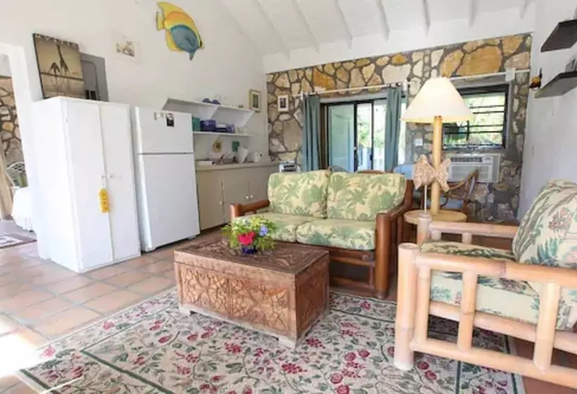 Hotelli Fernandez Bay Village