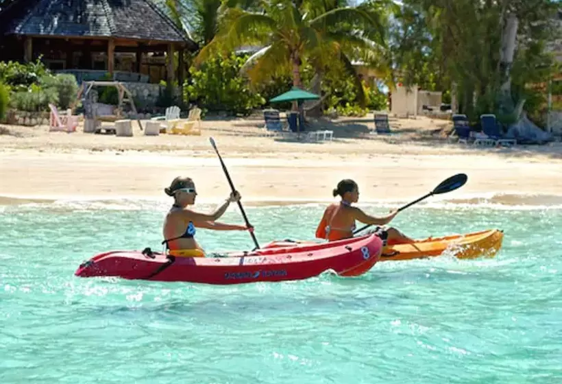 Hotelli Fernandez Bay Village