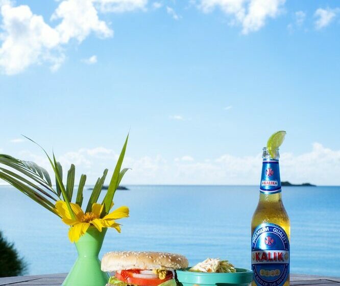 בית מלון כפרי Fernandez Bay Village