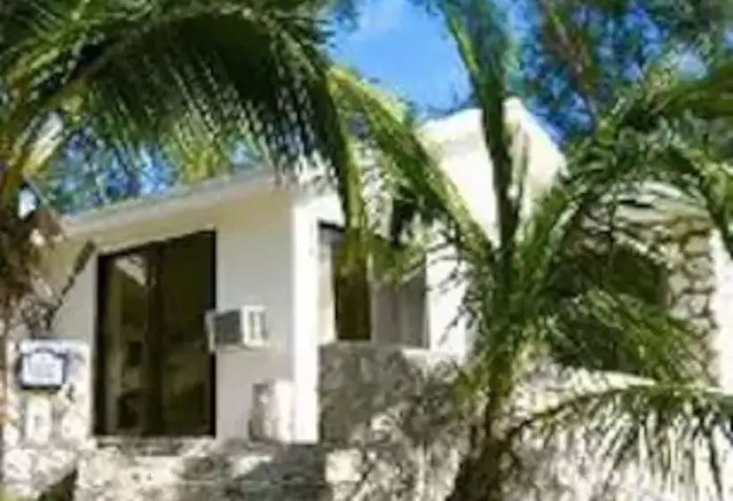 Hotelli Fernandez Bay Village