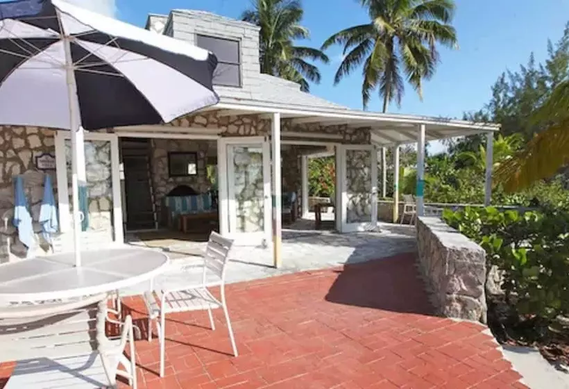 Hotelli Fernandez Bay Village