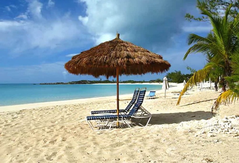 בית מלון כפרי Fernandez Bay Village