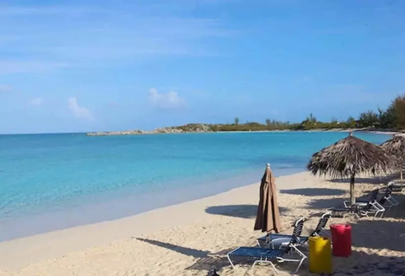 Hotelli Fernandez Bay Village