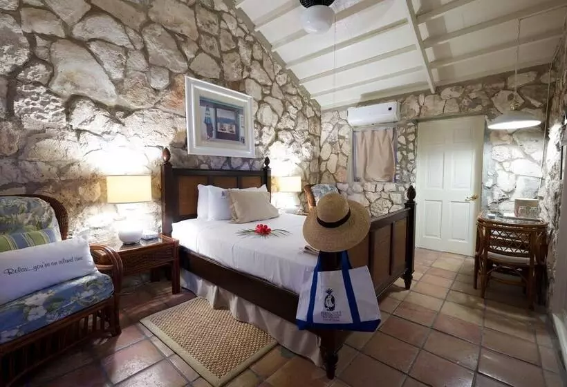 Hotelli Fernandez Bay Village