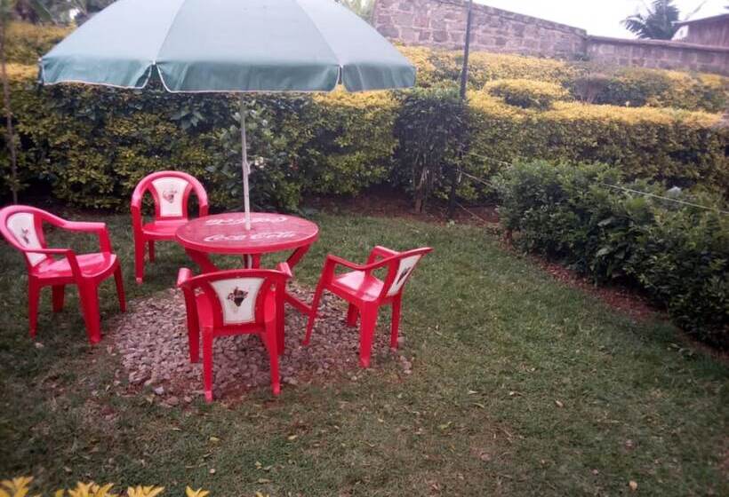 هتل Green Hut Guest House