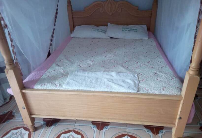 هتل Green Hut Guest House