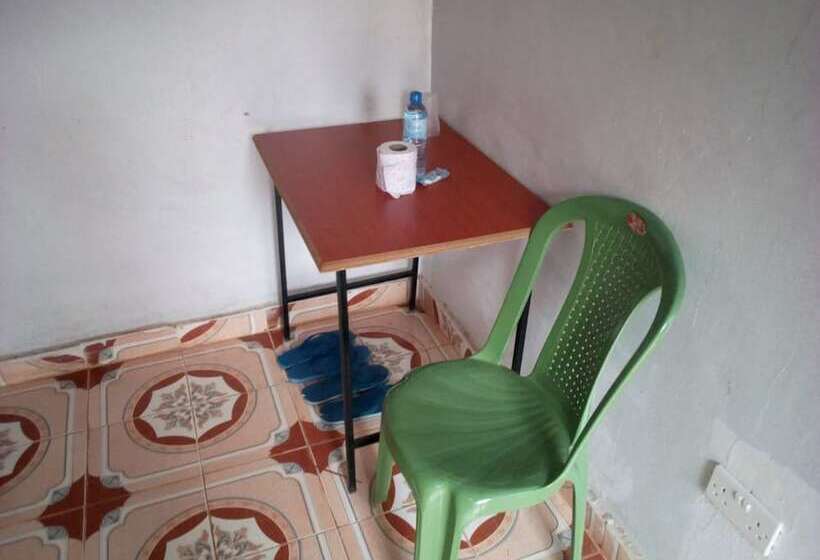 هتل Green Hut Guest House