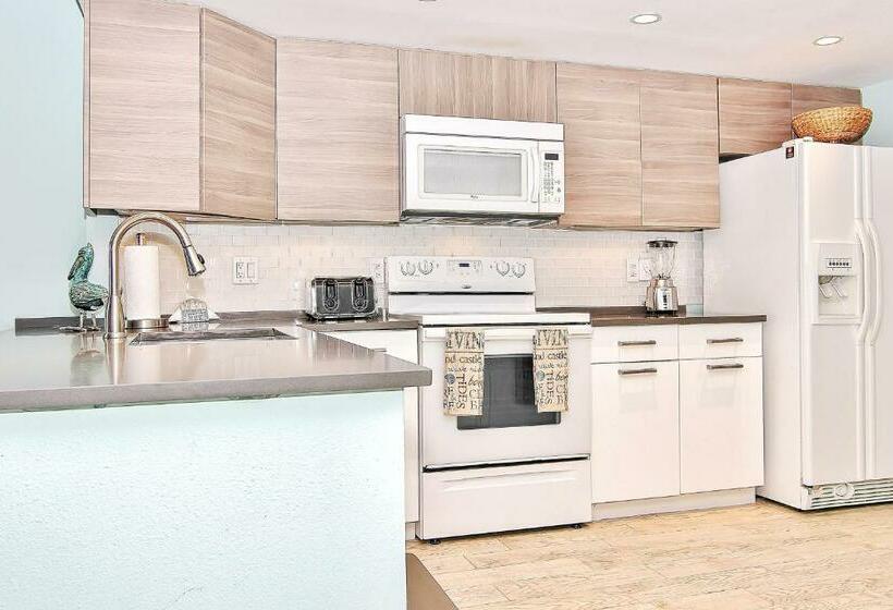 Отель Hamilton House 206