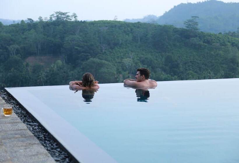 Отель The Bungalow, Makuludola Estate