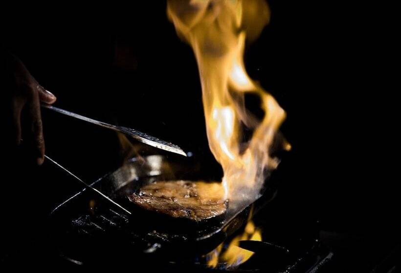 Отель The Bungalow, Makuludola Estate