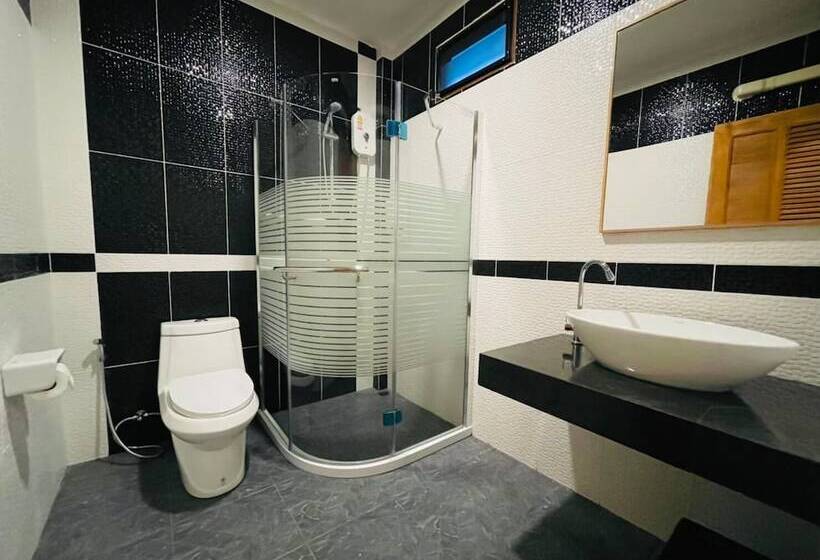 酒店 Phurin Thara Resort