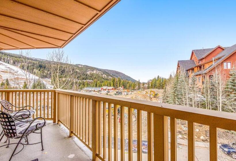 هتل Red Hawk 2276