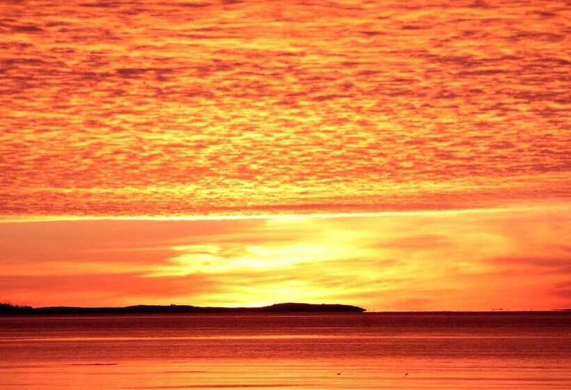 בית מלון כפרי Seawind Landing Country Inn