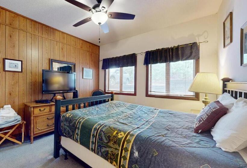 酒店 Skyleaf Villa 702