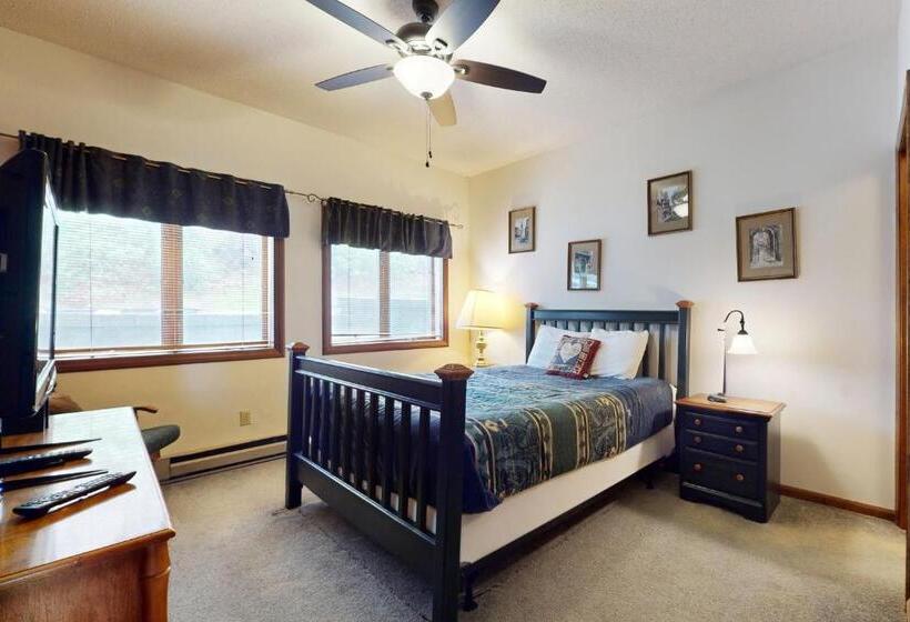 酒店 Skyleaf Villa 702