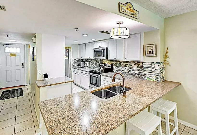 ホテル Waterview Condo Unit 204