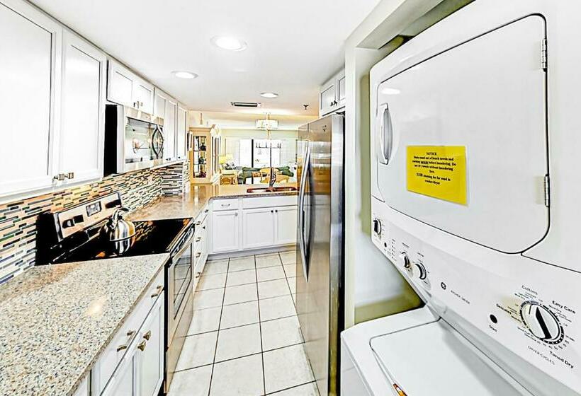 ホテル Waterview Condo Unit 204