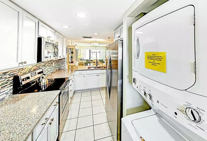 ホテル Waterview Condo Unit 204