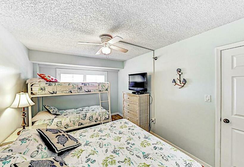 ホテル Waterview Condo Unit 204