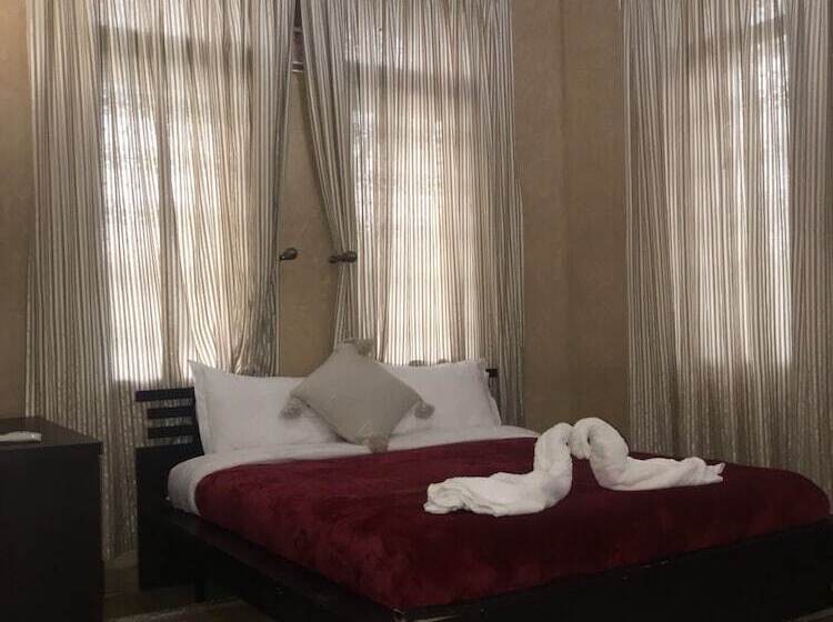 هتل Equi Palace & Spa