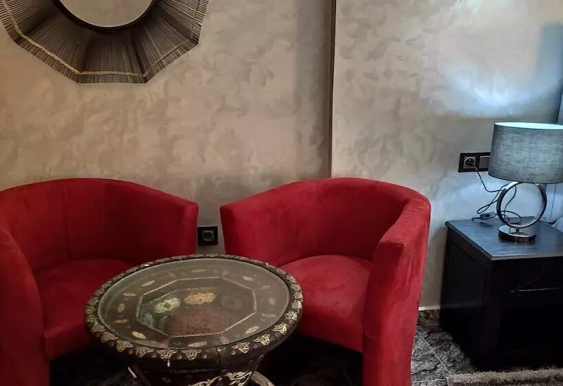 Hotelli Equi Palace & Spa