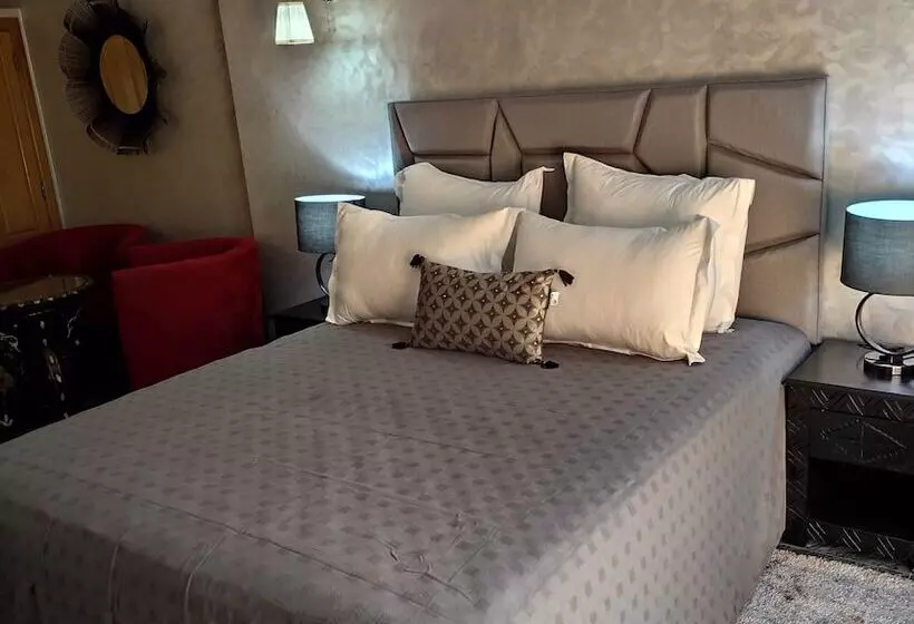 Hotelli Equi Palace & Spa