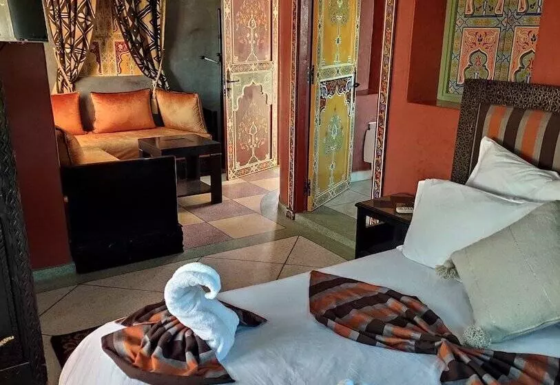 Hotelli Equi Palace & Spa