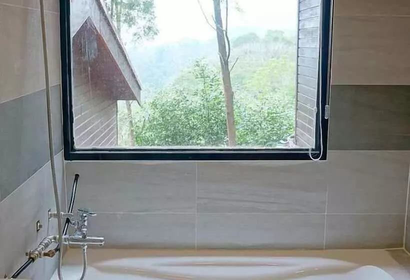 هتل Hillside Plot Inn