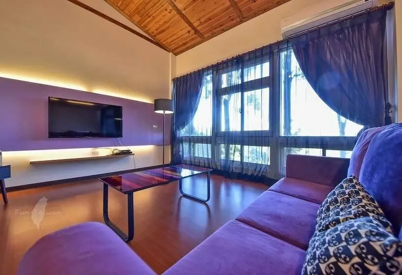 هتل Hillside Plot Inn