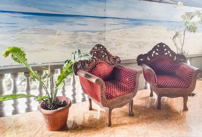 ホテル Oyo 91755 Priska Kost Dan Homestay