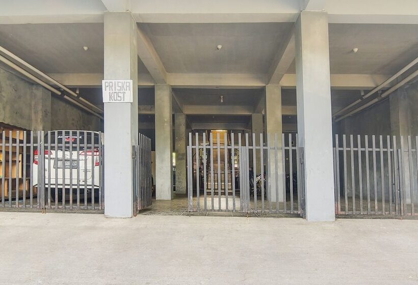 호텔 Oyo 91755 Priska Kost Dan Homestay