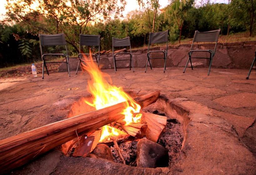 هتل Wildtracks Overland Camp