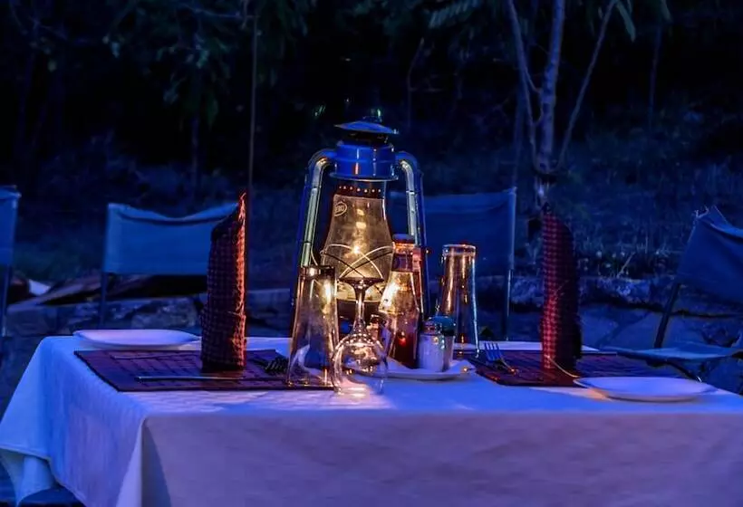 هتل Wildtracks Overland Camp