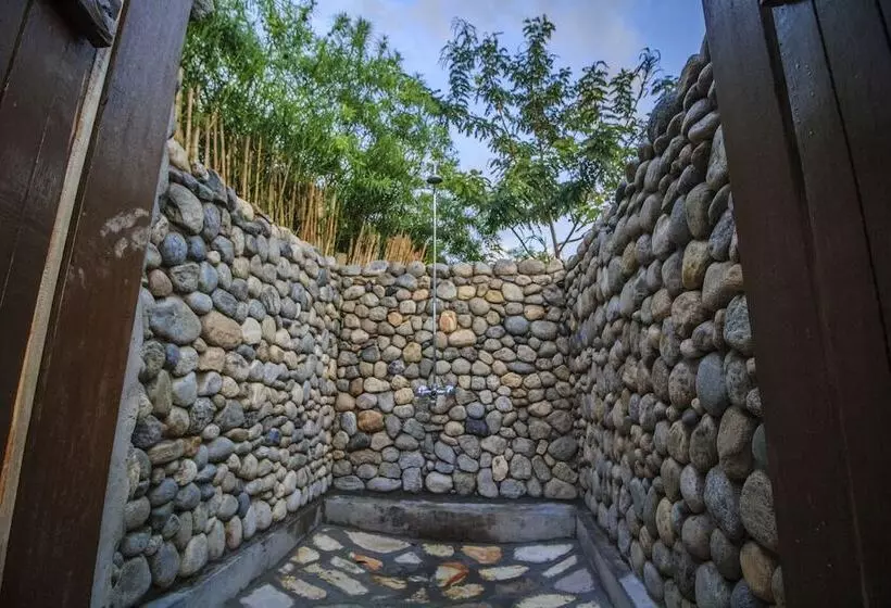 هتل Wildtracks Overland Camp