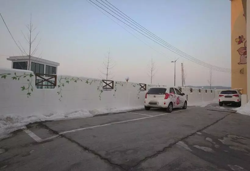 Yeoju Picnic Motel
