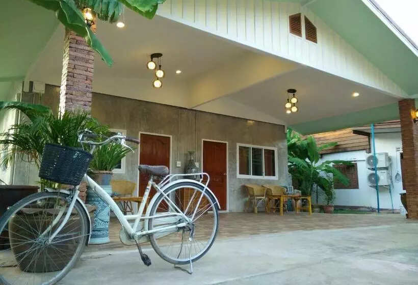 Majatalo Pottery Street House