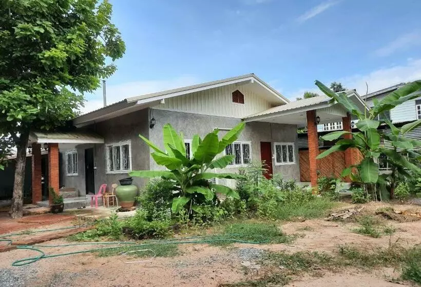 Majatalo Pottery Street House