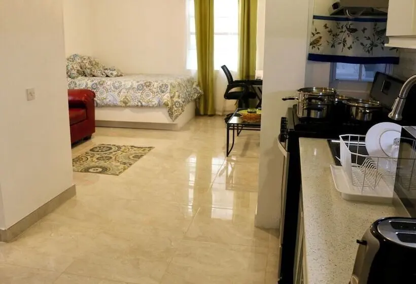 Blue Star Apartments and Hotel