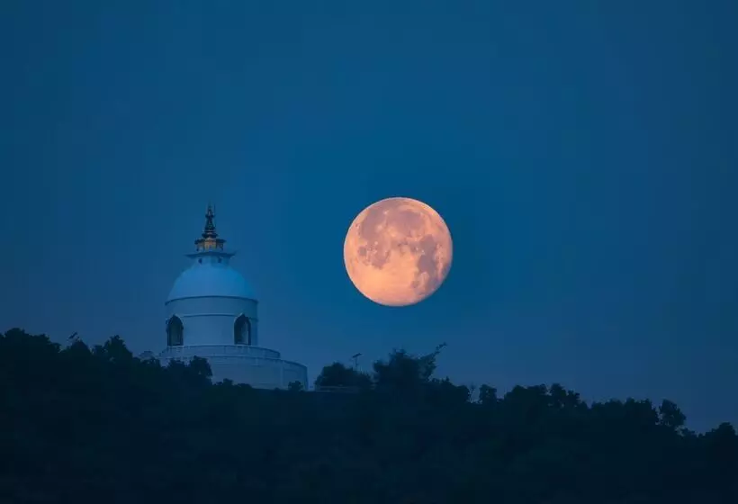 هتل Aabas Pokhara By Barahi Hospitality