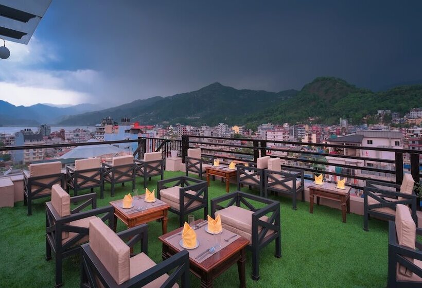 هتل Aabas Pokhara By Barahi Hospitality