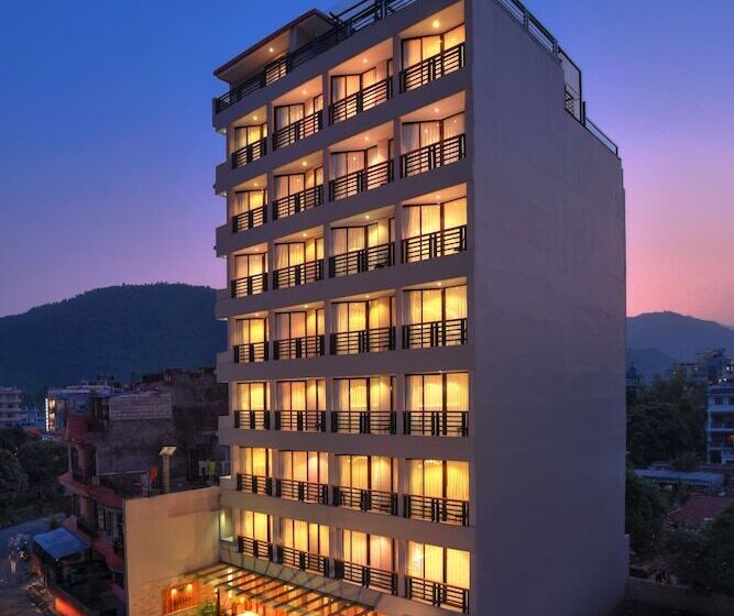 هتل Aabas Pokhara By Barahi Hospitality