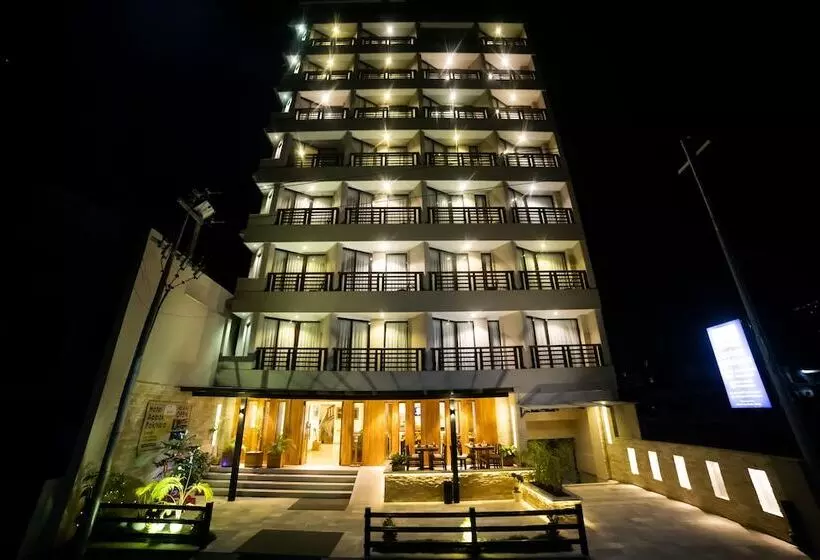 هتل Aabas Pokhara By Barahi Hospitality