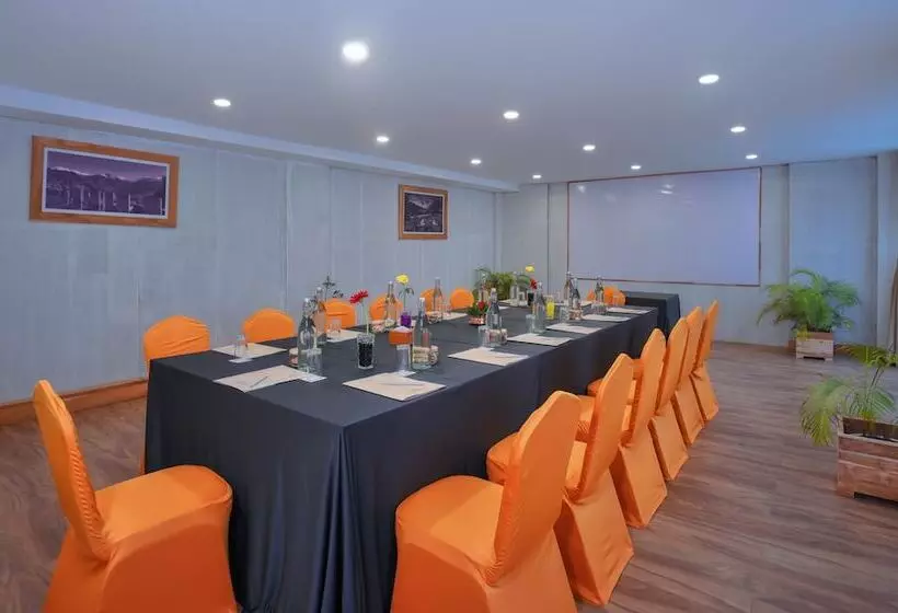 هتل Aabas Pokhara By Barahi Hospitality