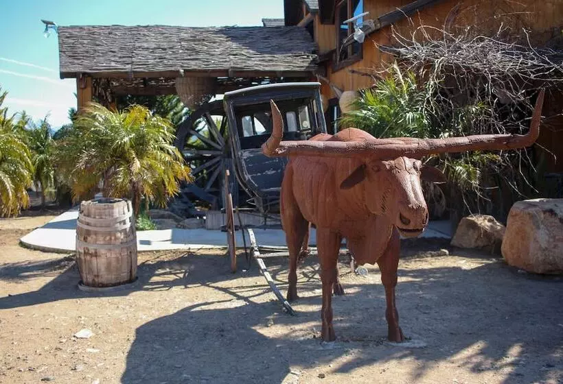 Hotelli Maple Resort