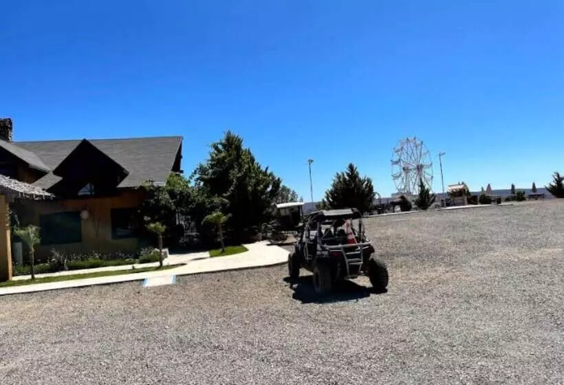 Hotelli Maple Resort