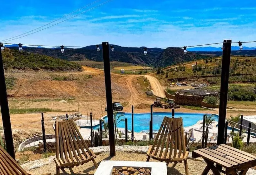 Hotelli Maple Resort